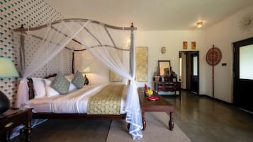 Bungalow Luxe, piscine privée, vue jardin | Draps en coton égyptien, couette en duvet d'oie