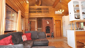 Mantytupa | Living area | Flat-screen TV, table tennis