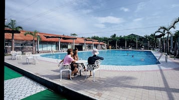 Seasonal outdoor pool