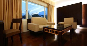 32-inch LCD TV with cable channels, TV