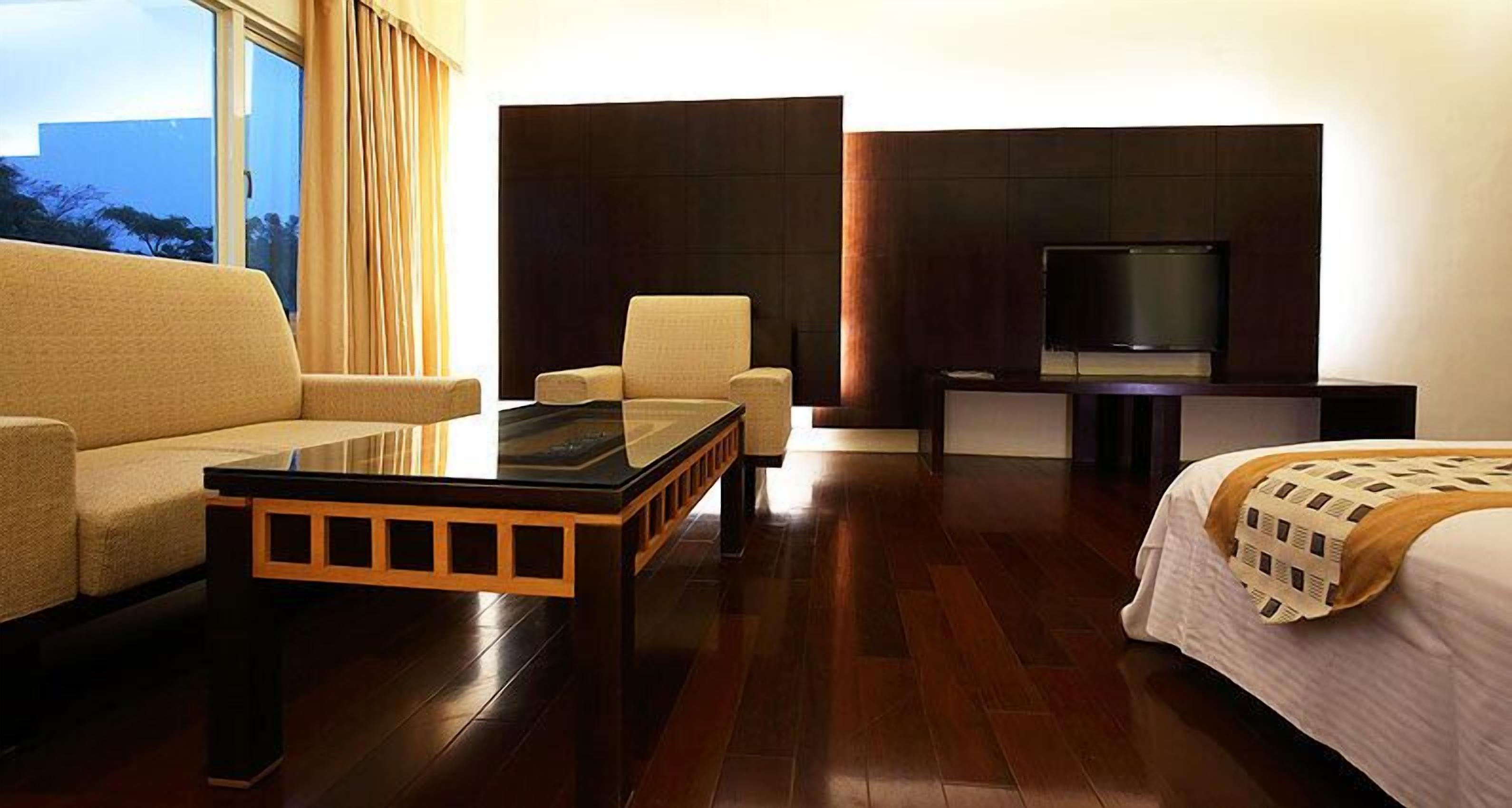 1 bedroom, in-room safe, desk, soundproofing