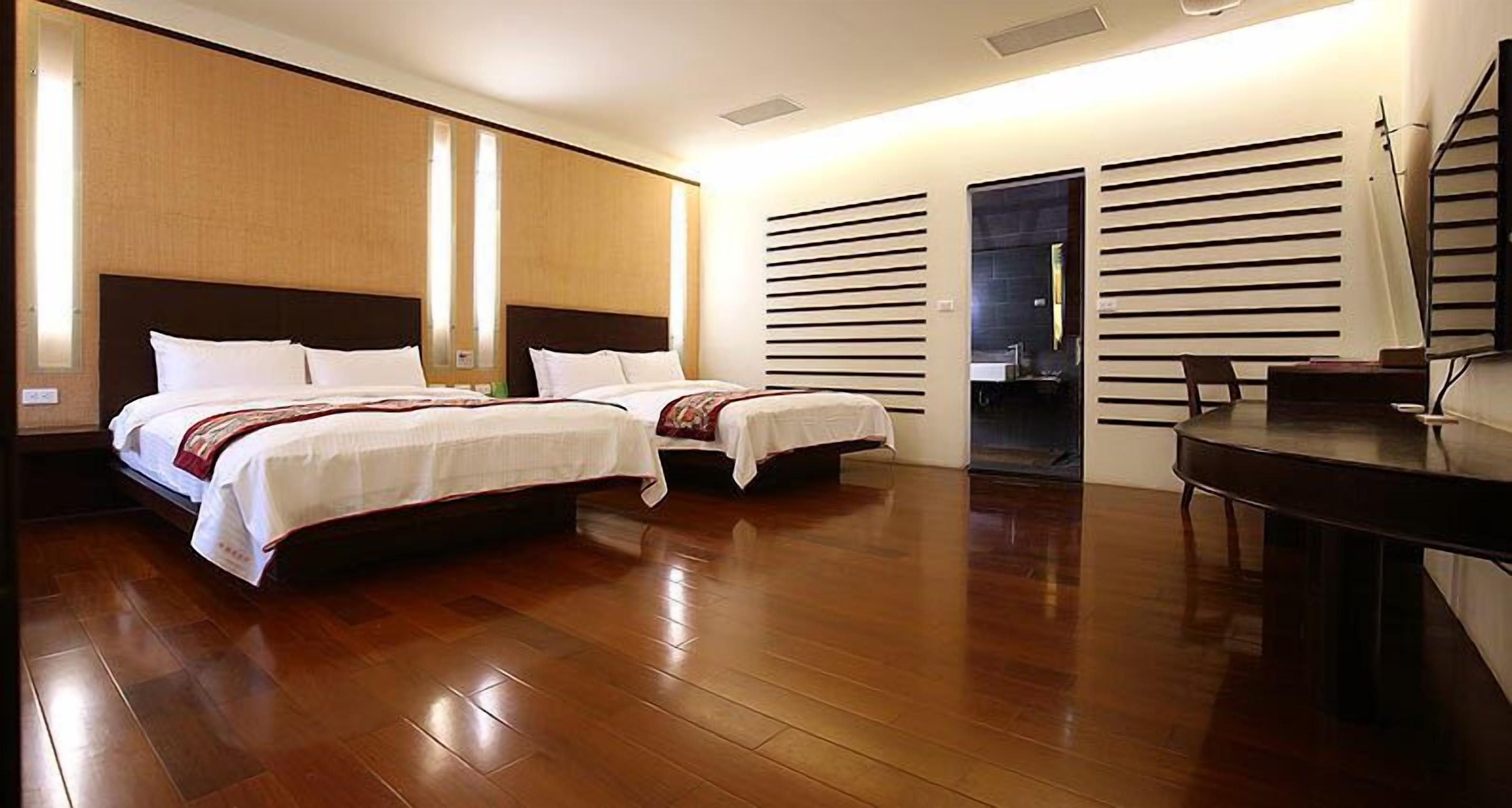 1 bedroom, in-room safe, desk, soundproofing