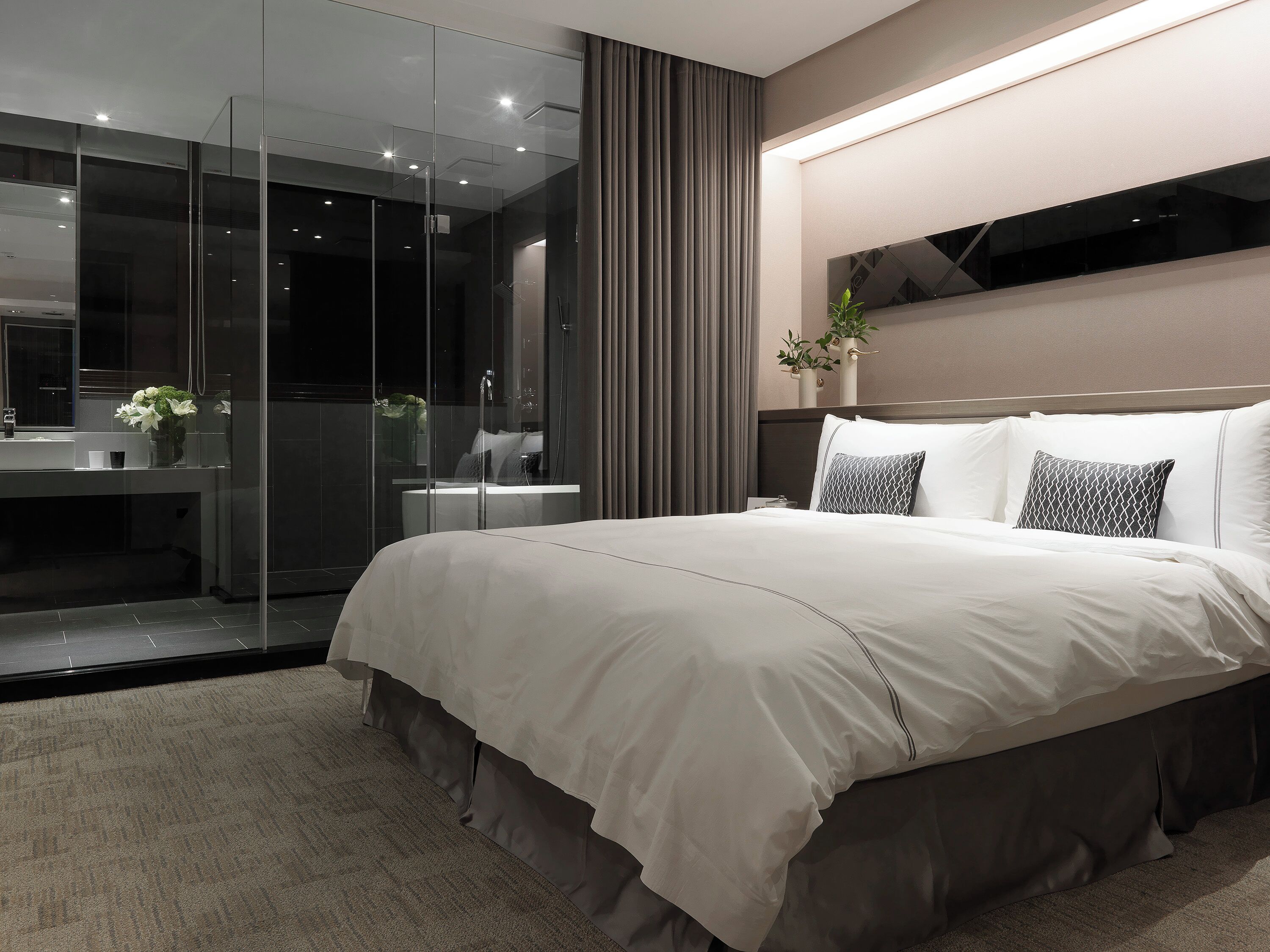 Business Double Room | Premium bedding, in-room safe, desk, blackout drapes