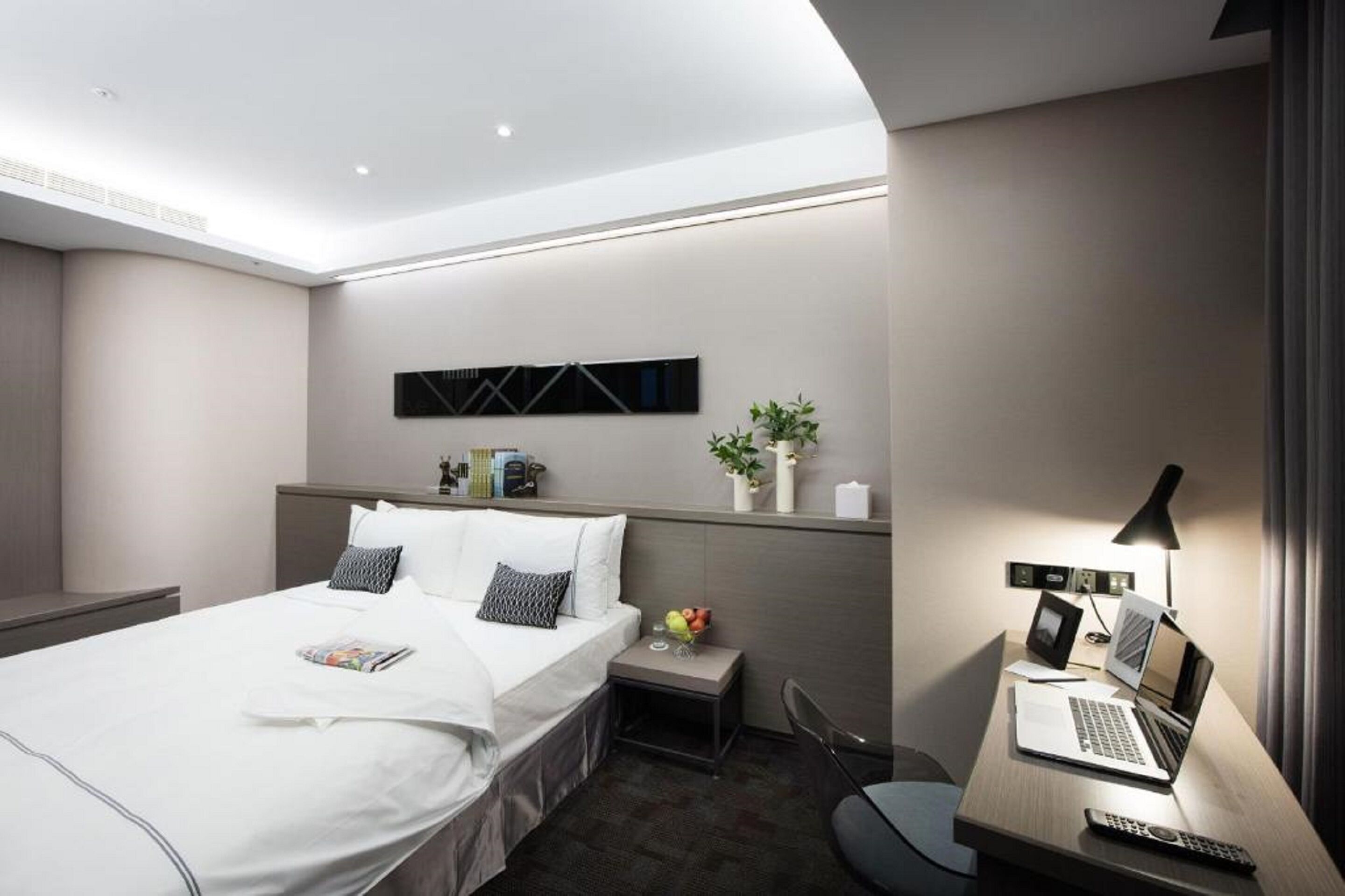 standard double room, no windows | premium bedding, in-room safe, desk, blackout curtains