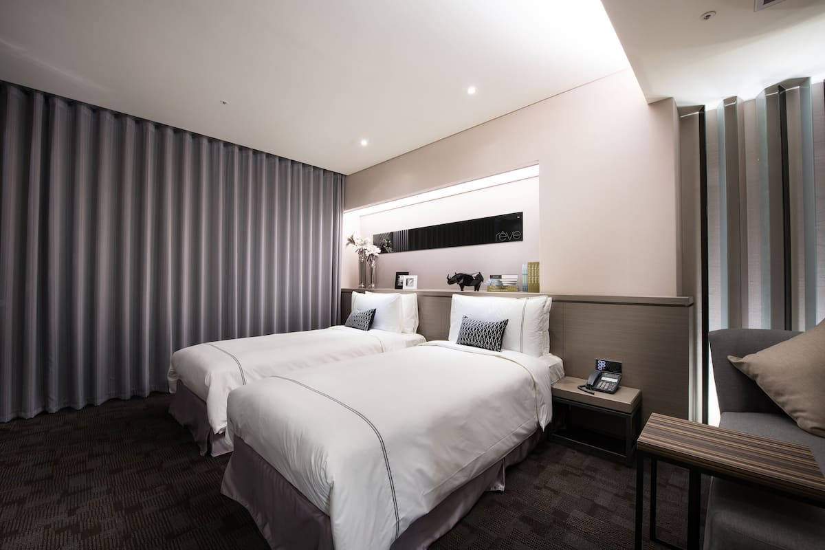 Camera Standard con 2 letti singoli, 2 letti singoli | Biancheria da letto di alta qualità, una cassaforte in camera