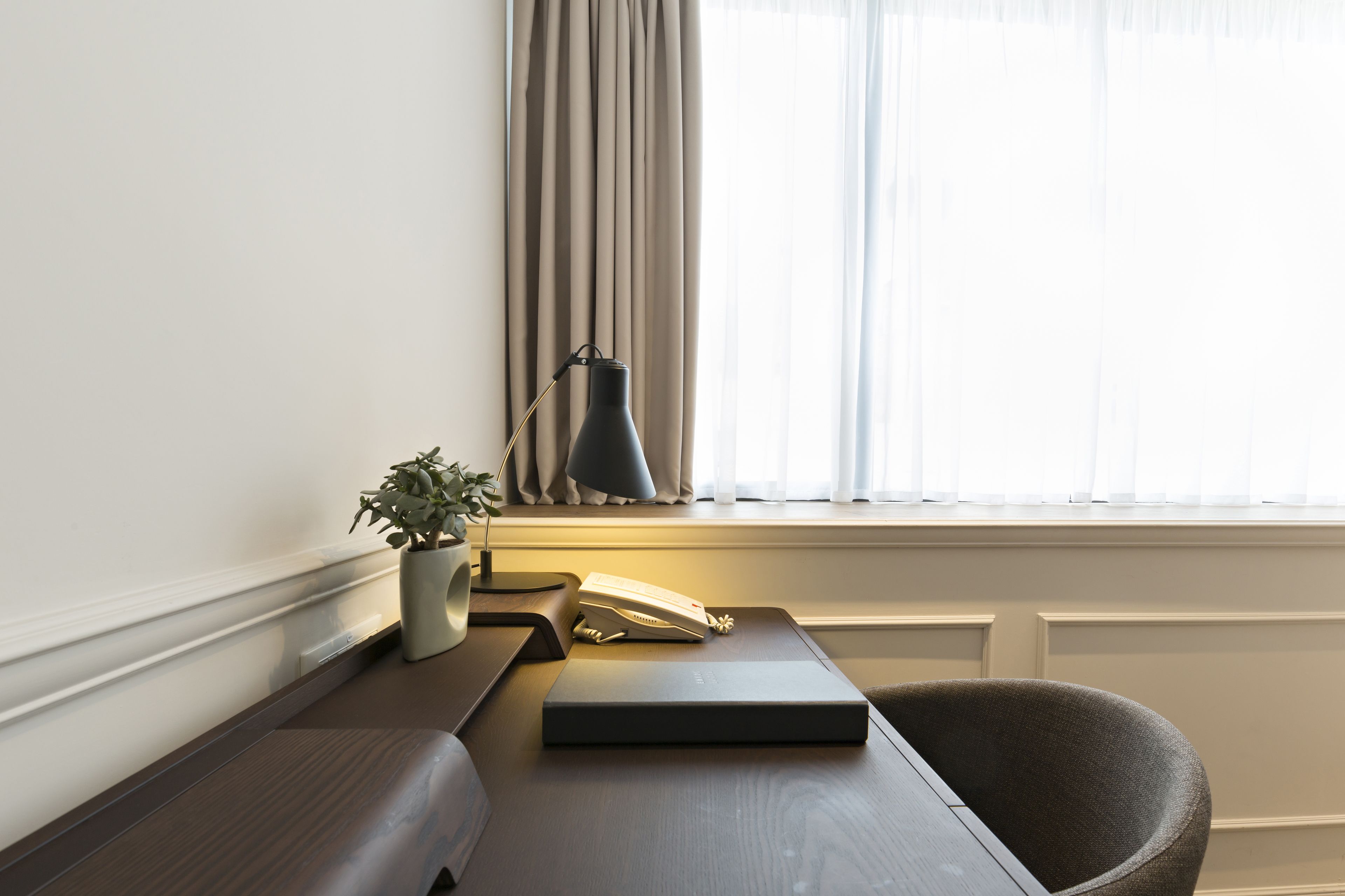 superior double or twin room, 1 bedroom | minibar, in-room safe, desk, soundproofing