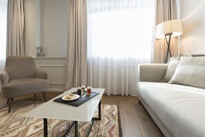 Junior Suite  | Servicio de comidas en la habitación