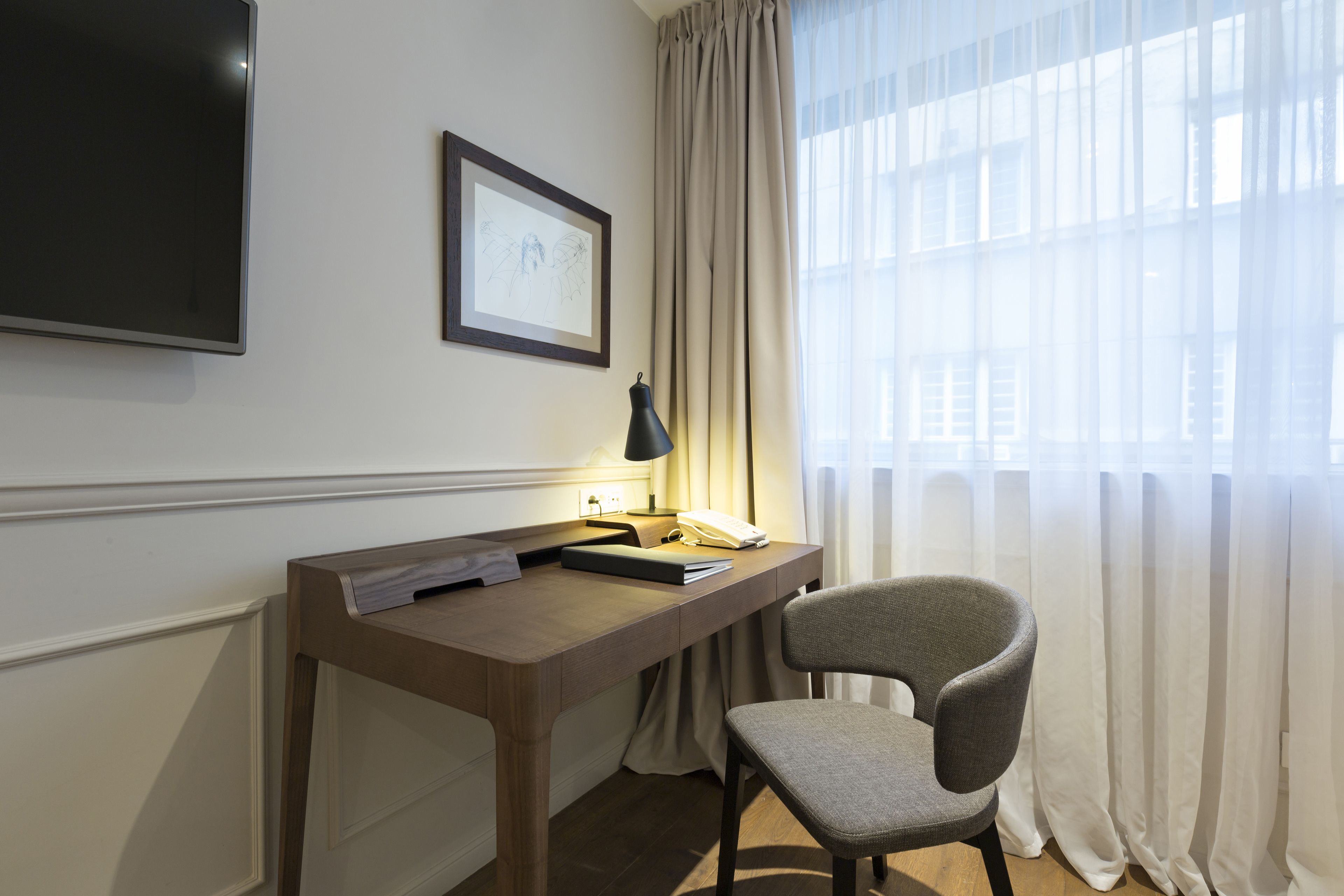 superior double or twin room, 1 bedroom | living area | lcd tv, pay films