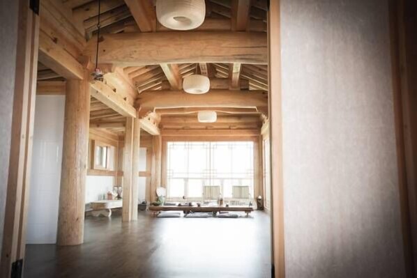 Grand-Suite, 2 Schlafzimmer, Kochnische, Hügelblick