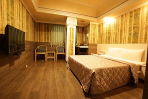 Superior Double Room | Desk, rollaway beds, free WiFi
