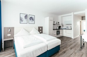 Departamento ((ground floor) for 3 persons) | Ropa de cama de alta calidad, camas con efecto memoria y escritorio 