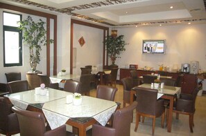 Free daily buffet breakfast