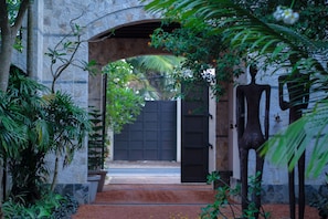 Gate House | Minibar, in-room safe, individually decorated, individually furnished - Sergeant House (Unawatuna)