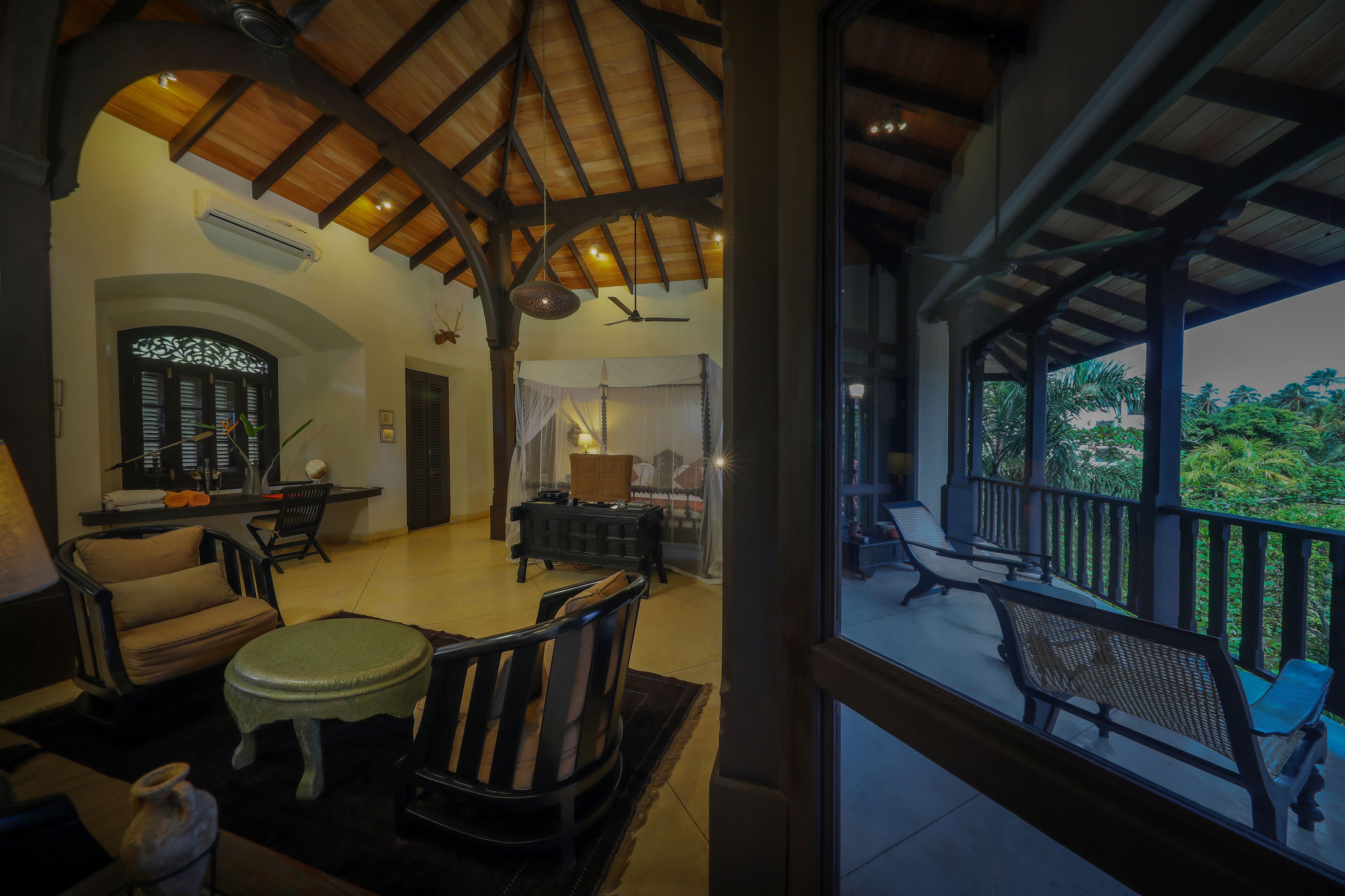 Grand Double Room | Minibar, in-room safe, individually decorated, individually furnished