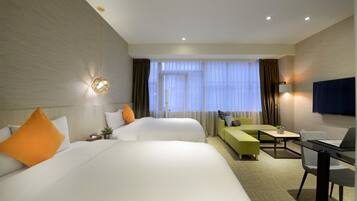 豪華四人房 | 客房內保險箱、熨斗/熨衣板、免費無線上網、床單