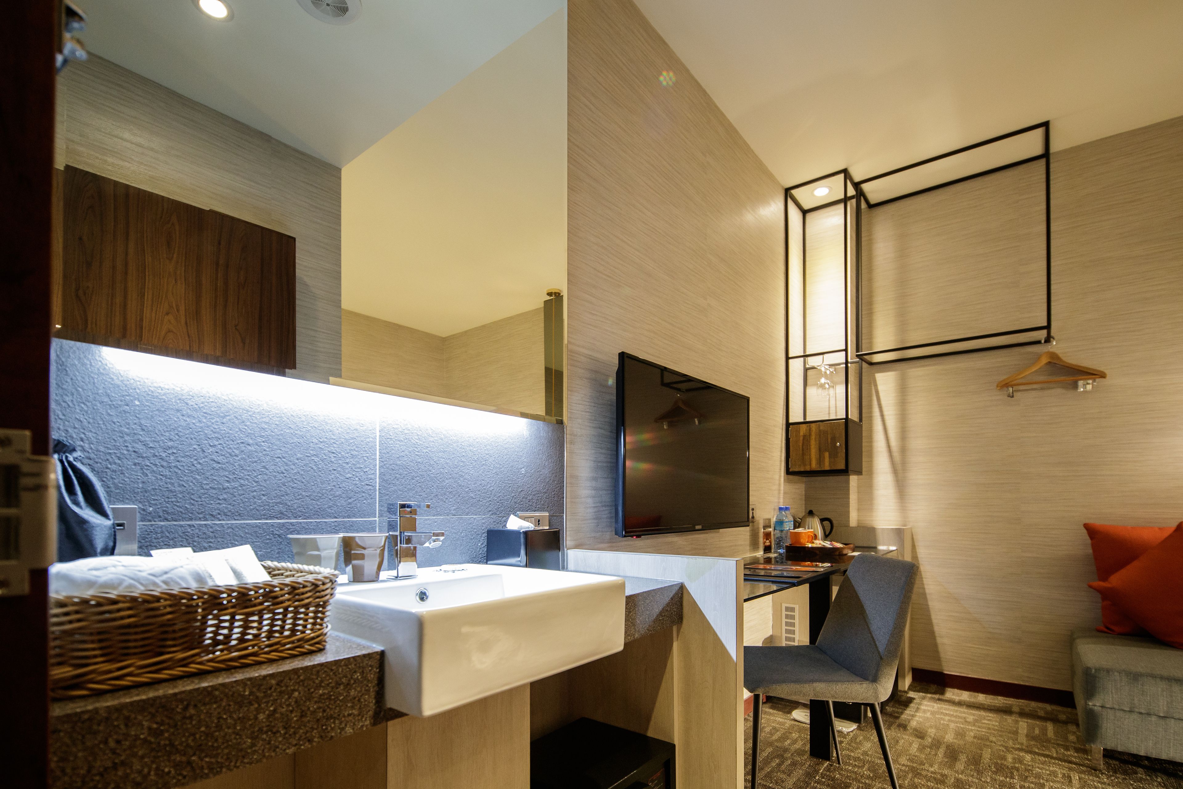 standard double room, 1 double bed, no windows | 1 bedroom, in-room safe, iron/ironing board, free wifi