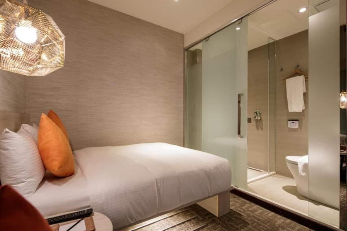 In-room safe, iron/ironing board, free WiFi, bed sheets