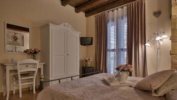 Superior Double Room, Balcony | Minibar, desk, free WiFi, bed sheets