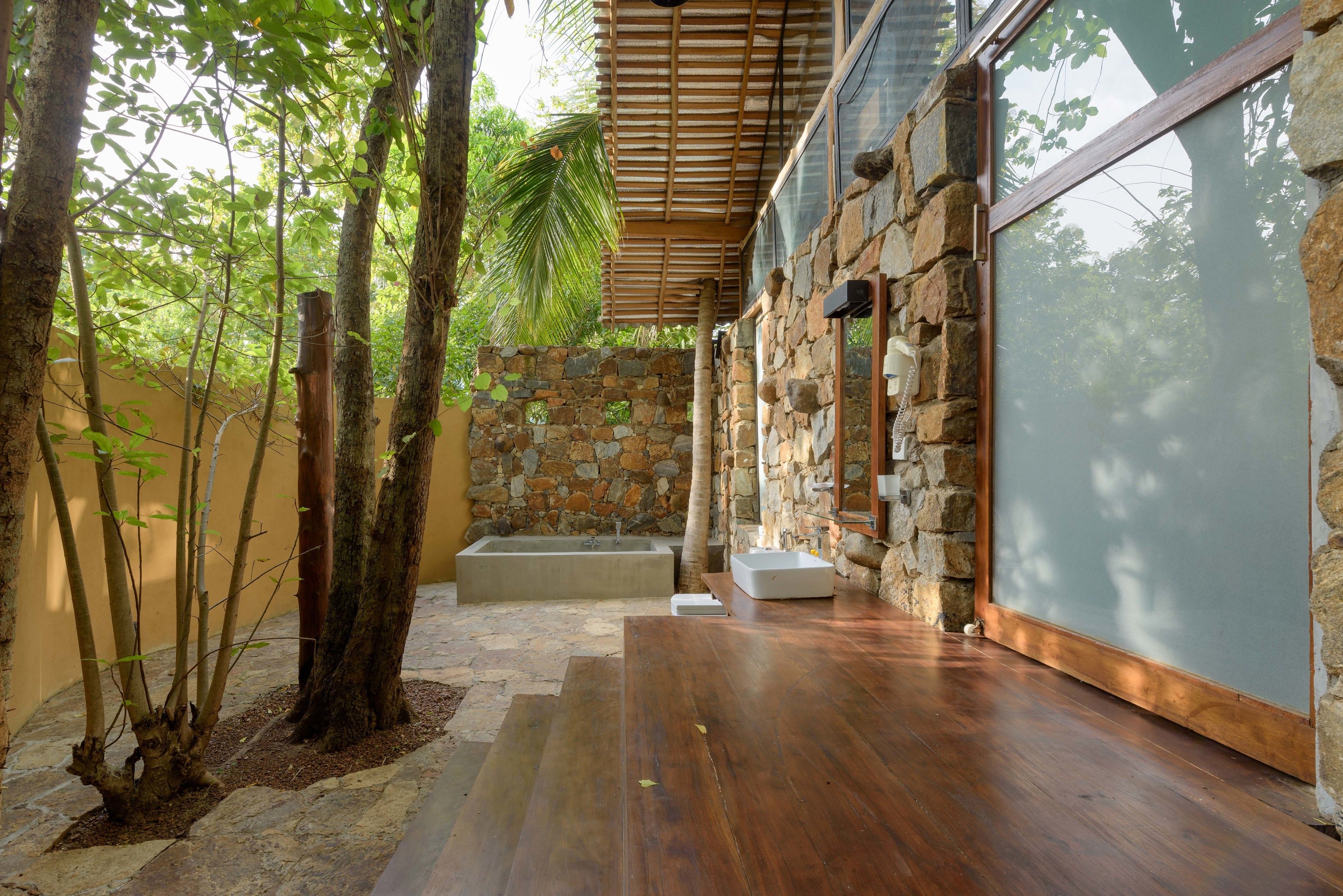 1 Schlafzimmer, hochwertige Bettwaren, Schreibtisch