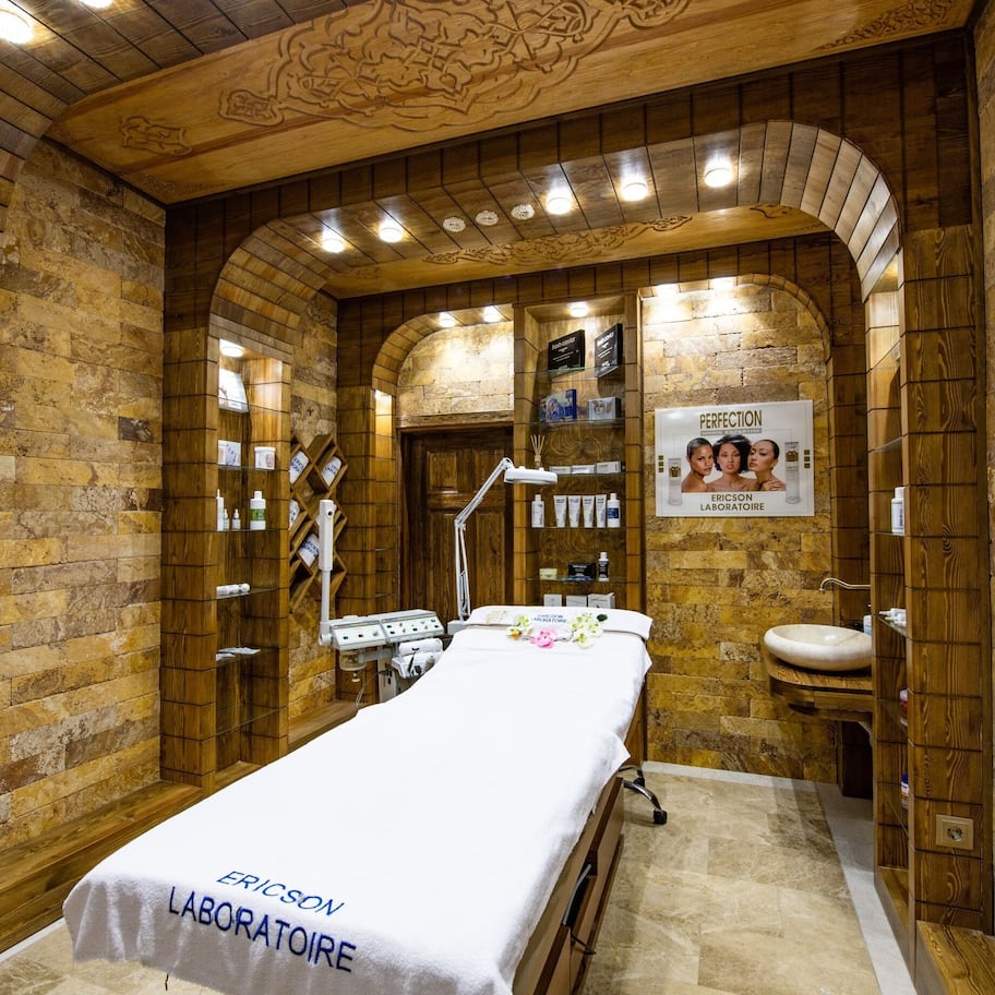 Couples treatment rooms, sauna, hot tub, steam room, Turkish bath