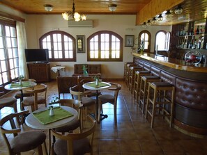 Bar (en la propiedad)