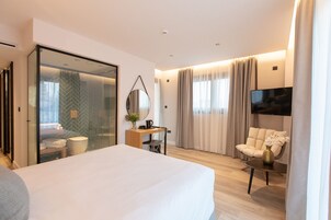 In-room safe, desk, soundproofing, free WiFi