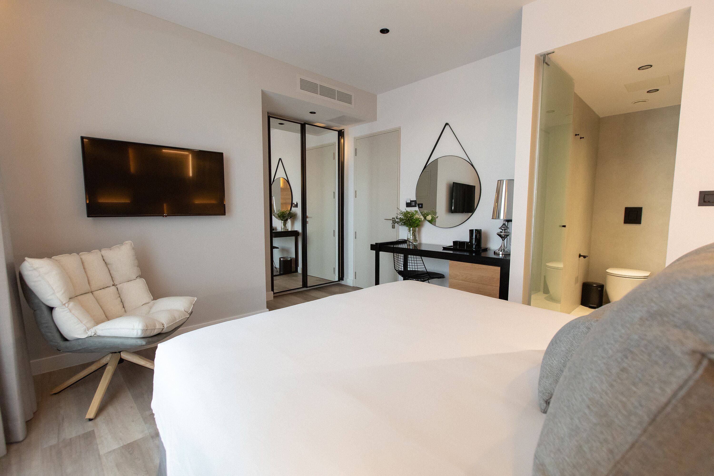 Photo - Old Port Hotel