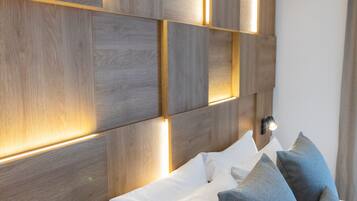 Standard Room | In-room safe, desk, soundproofing, free WiFi