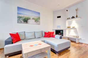 Deluxe Apartment, 1 Bedroom, Patio, City View (Monte Cassino 45 Street 4 people)