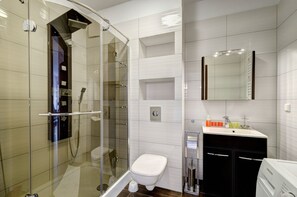 Comfort Apartment, 1 Bedroom, Balcony (4 adults) | Bathroom | Free toiletries, hair dryer, towels, soap - Dom & House - Apartments Aquarius (Sopot)