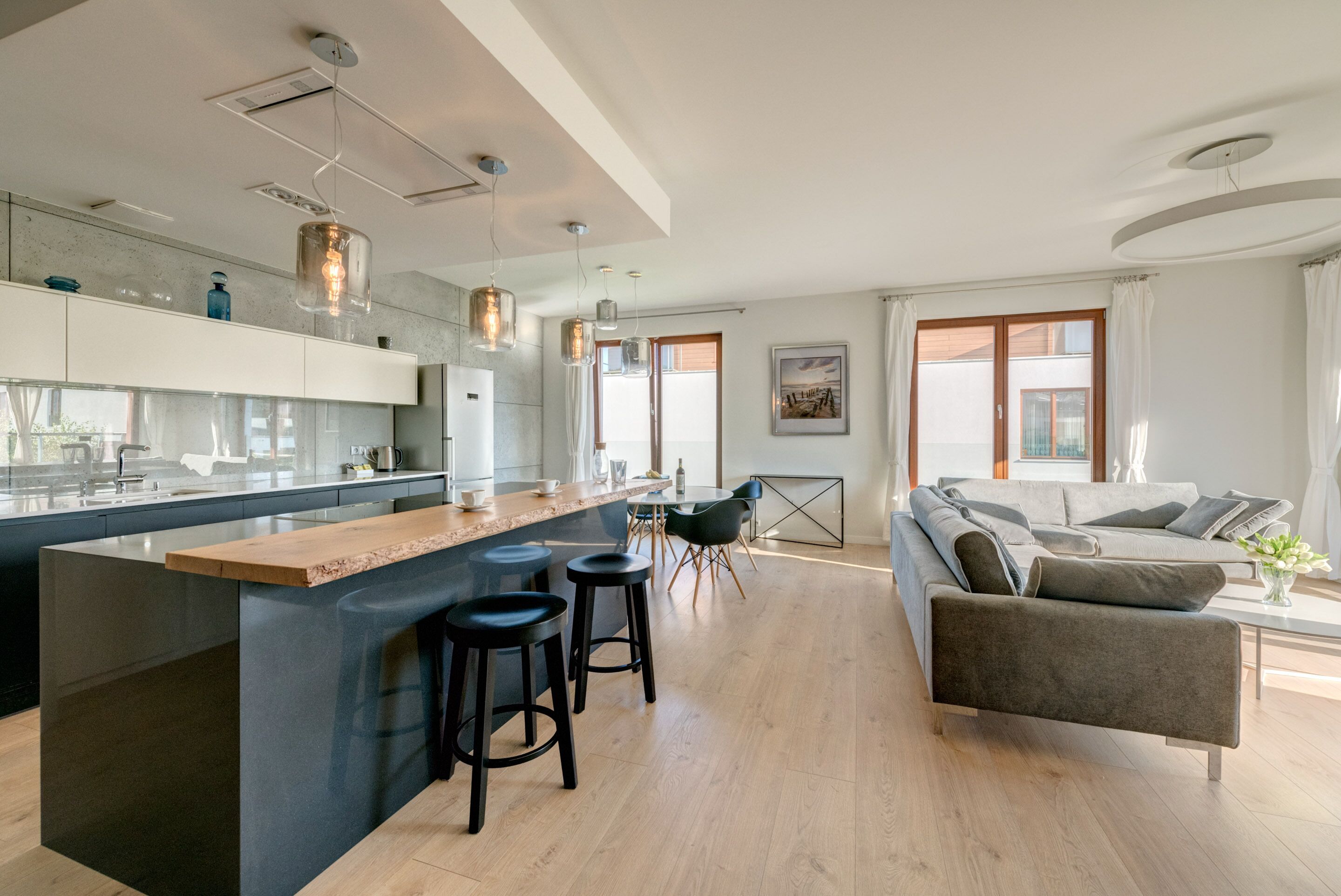 Exclusive Apartment, 3 Bedrooms, Balcony (7 adults) | Living room