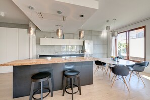 Exclusive Apartment, 3 Bedrooms, Balcony (7 adults) | Private kitchenette | Full-size fridge, microwave, oven, stovetop