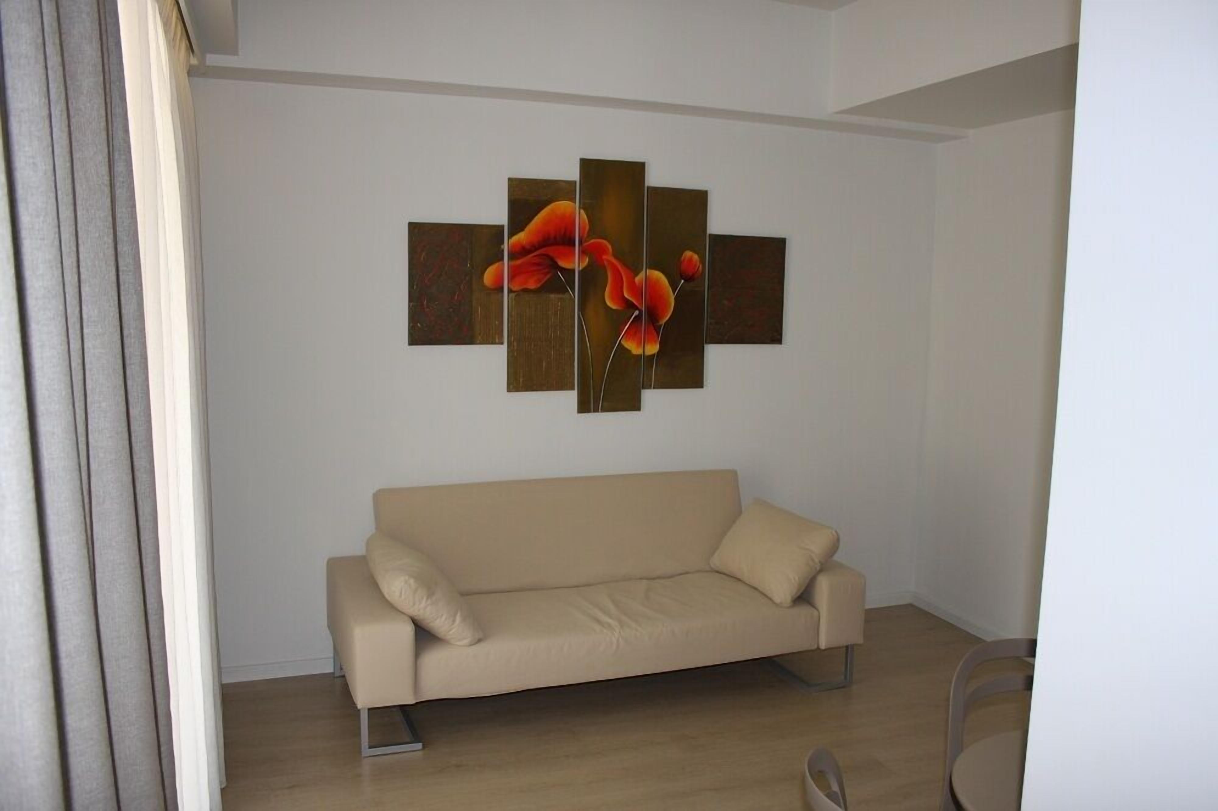 21-inch flat-screen tv with satellite channels, tv