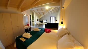1 bedroom, premium bedding, minibar, in-room safe