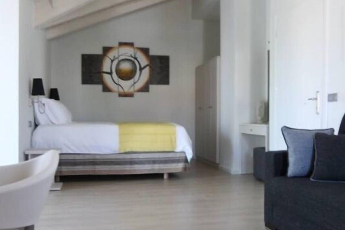 suite, executive level | 1 bedroom, premium bedding, minibar, in-room safe