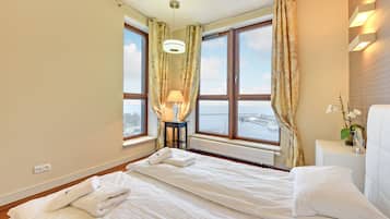 Deluxe Apartment, 2 Bedrooms, Sea View (living room 4 adults) | 1 bedroom, individually decorated, individually furnished