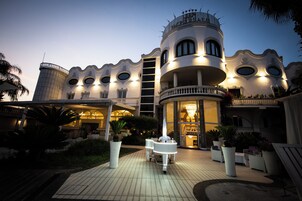 Fachada de la propiedad