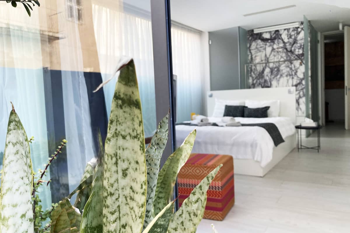 standard double room | 1 bedroom, premium bedding, memory-foam beds, minibar