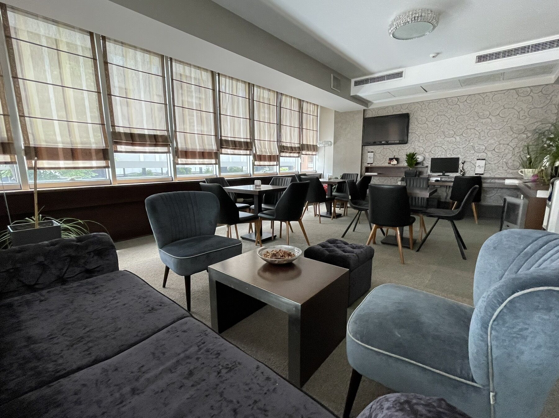 Coin salon dans le hall