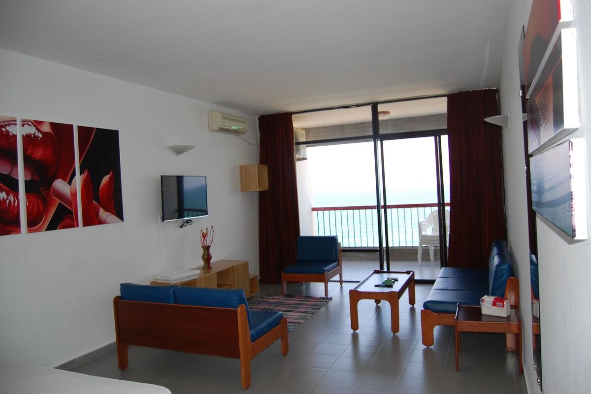 Estudio estándar, vista al mar, junto a la playa | Escritorio y camas extra gratis