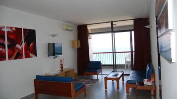 Estudio estándar, vista al mar, junto a la playa | Escritorio y camas extra gratis