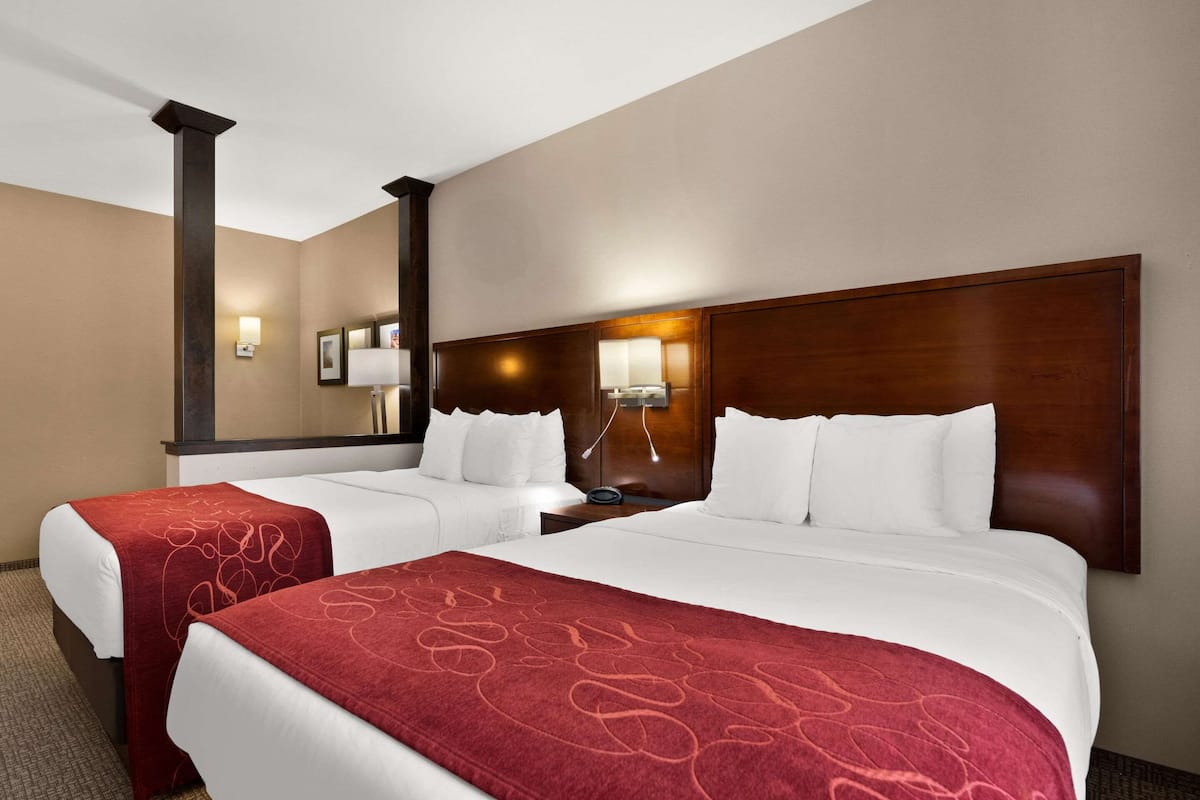 2 double beds with sofa bed, non smoking | desk, iron/ironing board, free wifi, bed sheets