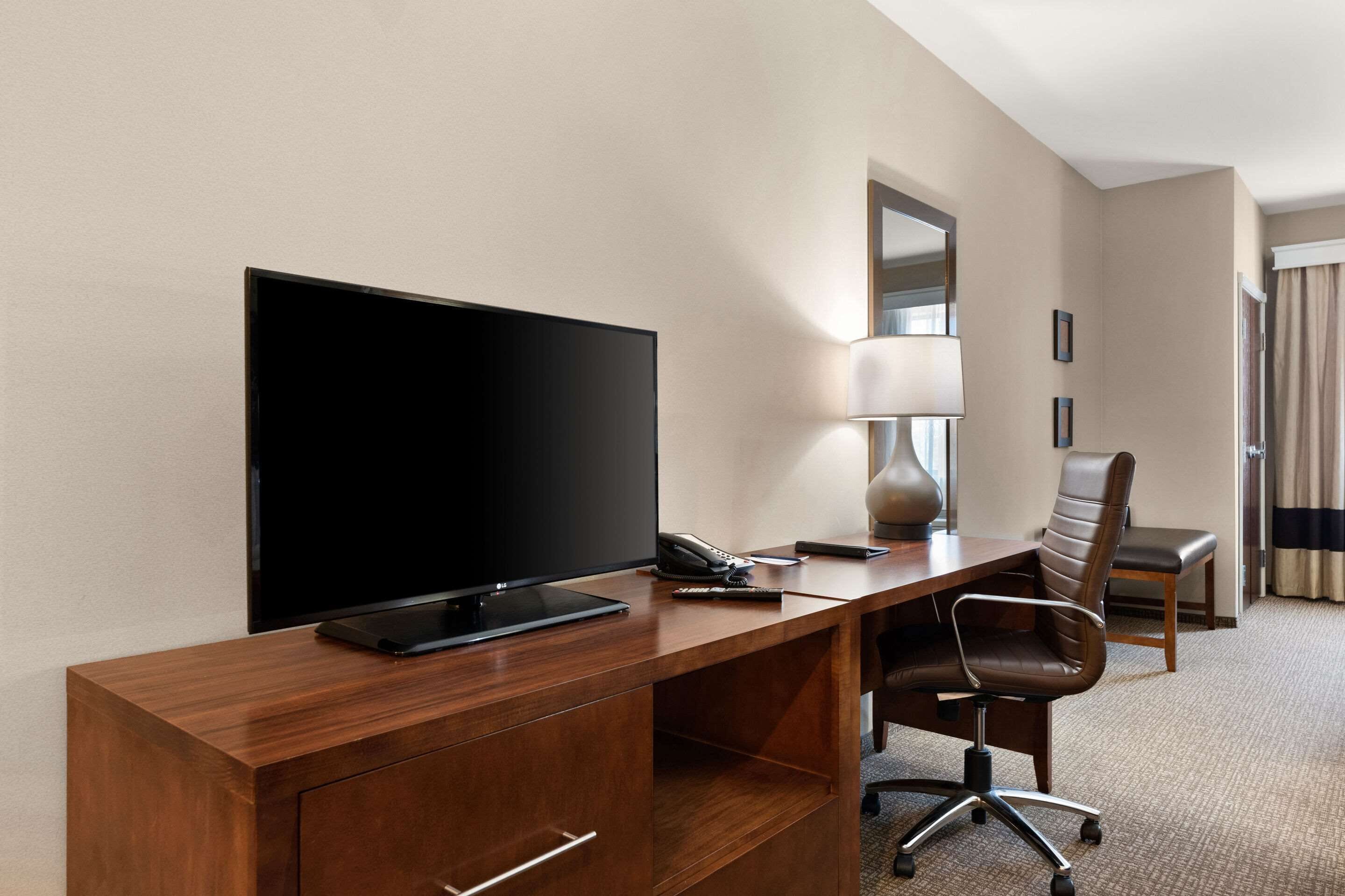 2 queen beds and 1 double sofa bed, accessible, non smoking | desk, iron/ironing board, free wifi, bed sheets