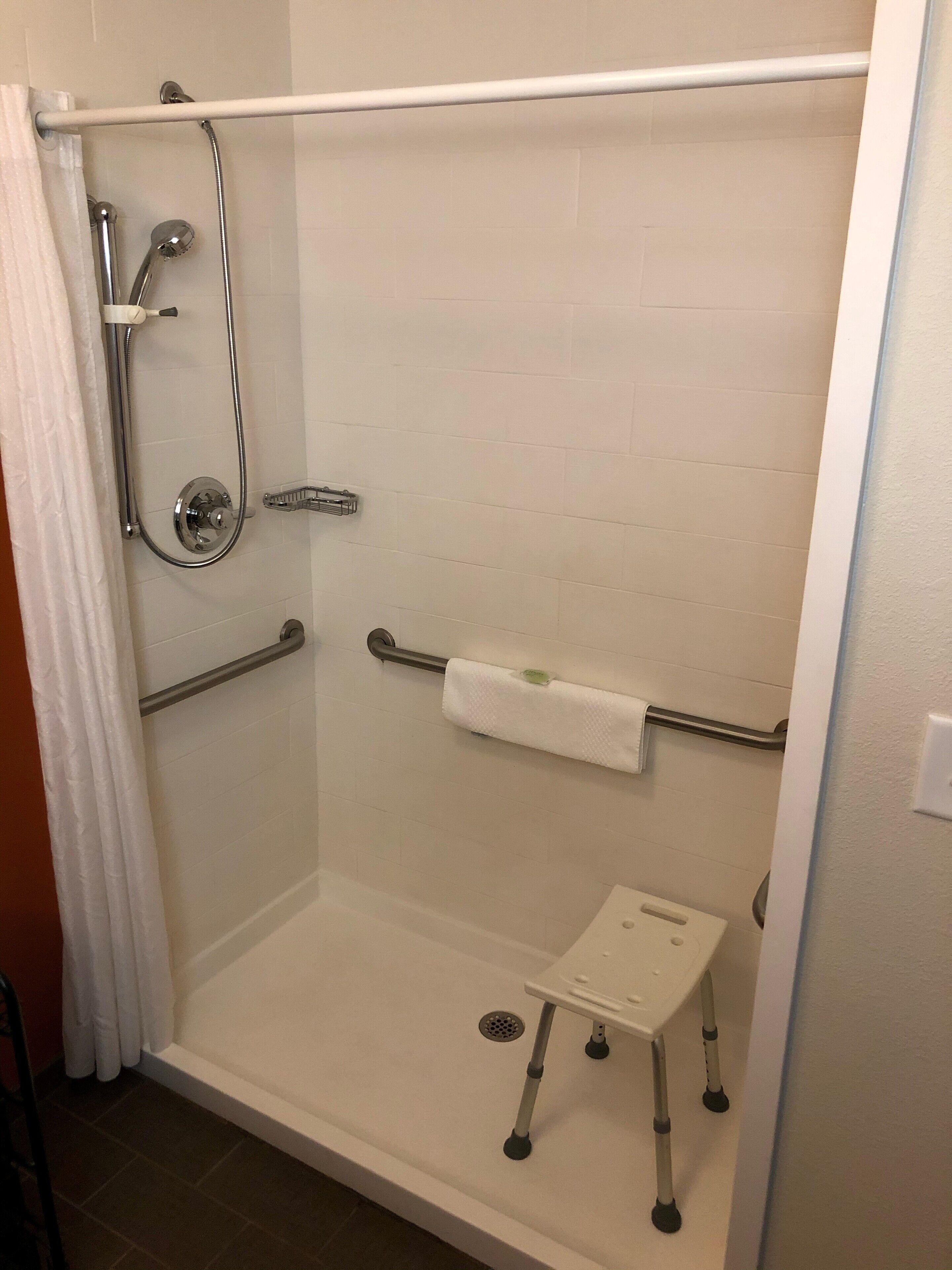 combined shower/bathtub, free toiletries, hair dryer, towels