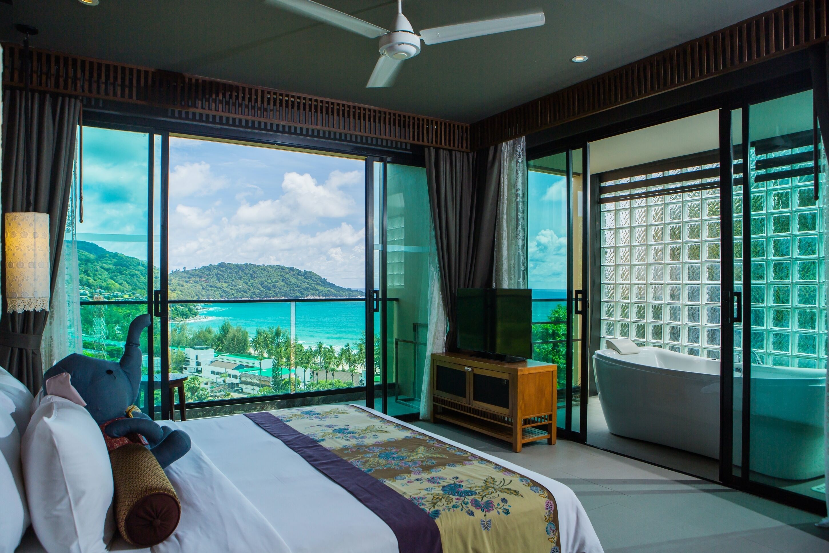 Vintage Seaview Jacuzzi