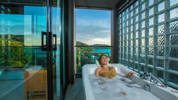 Vintage Seaview Jacuzzi | Vue de la chambre