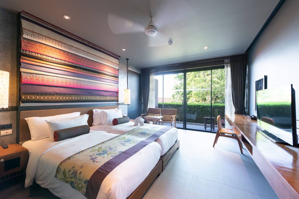 Minibar, caja de seguridad en la habitación y cortinas blackout