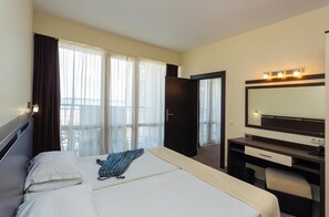 1 bedroom, minibar, in-room safe, desk