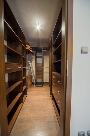 Luxury Apartment, 1 Bedroom, Kitchen, Courtyard Area | Room amenity - FriendHouse Apartments – Old City (Kraków)