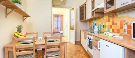 Placa de cocina, cafetera/tetera, tetera/pava eléctrica